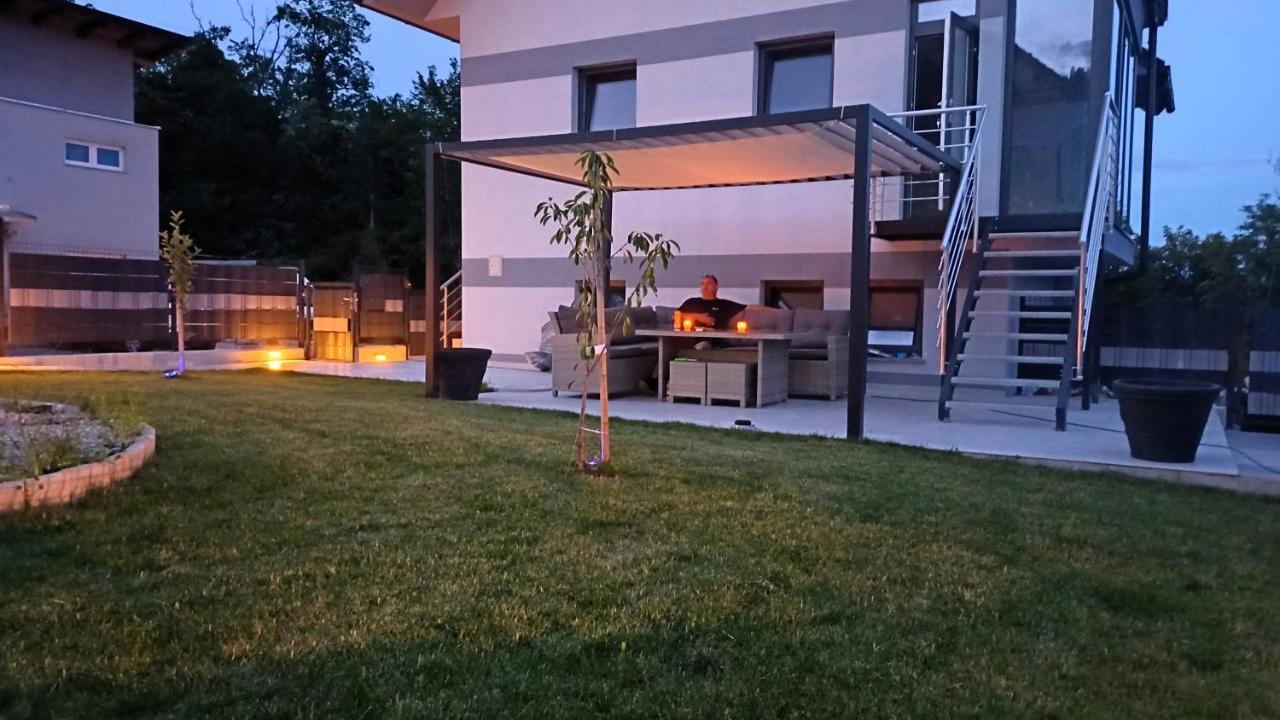 Apartmaji Stars Mavcice Extérieur photo
