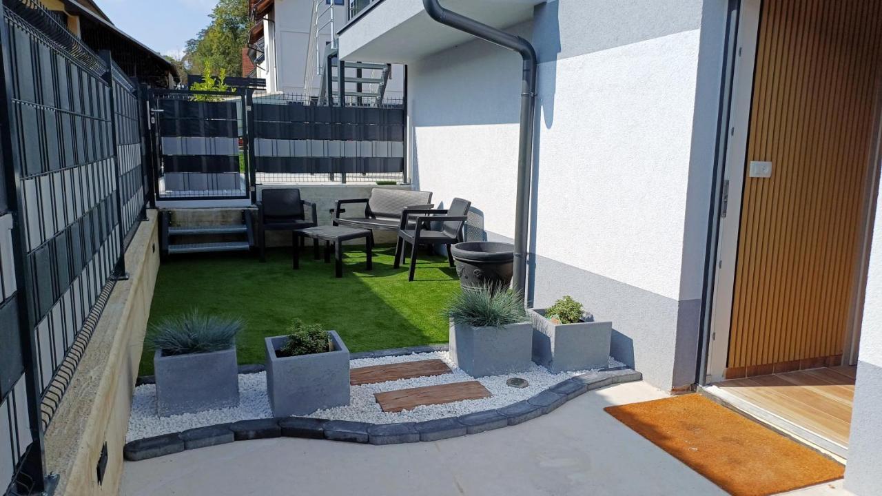 Apartmaji Stars Mavcice Extérieur photo
