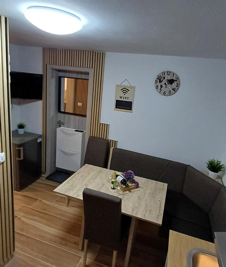 Apartmaji Stars Mavcice Extérieur photo